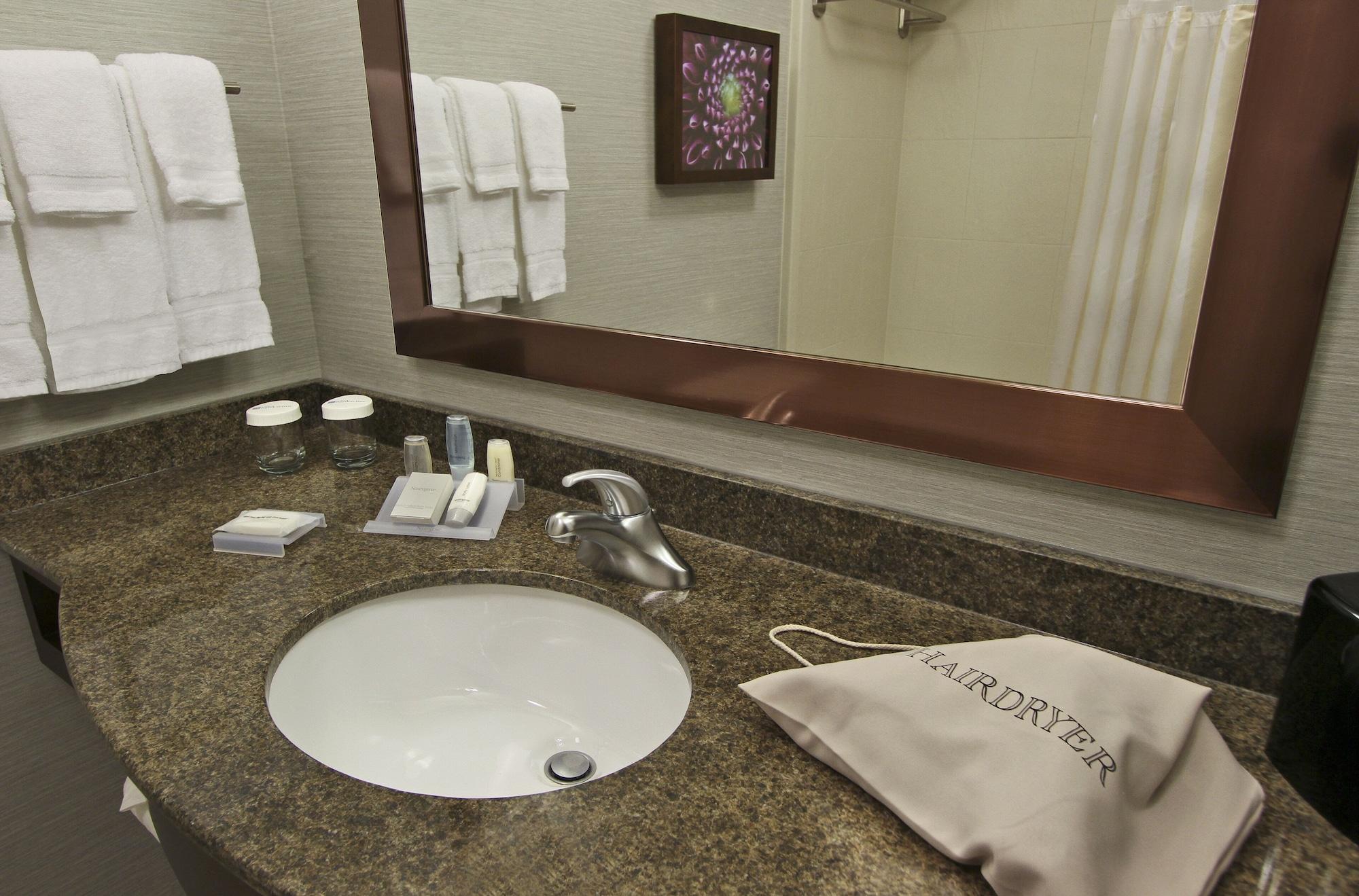 Hilton Garden Inn Covington/Mandeville Szoba fotó